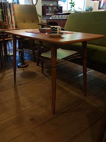 center table & お知らせ_c0139773_2344727.jpg