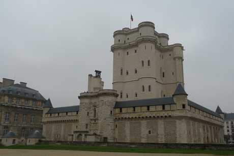 パリ郊外 ヴァンセンヌ城 Le Chateau De Vincennes おフランスの魅力 パリ郊外 ヴァンセンヌ城 Le Chateau De Vincennes おフランスの魅力