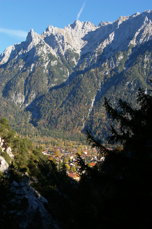 秋登山　ミッテンヴァルトへ_b0175255_19183719.jpg