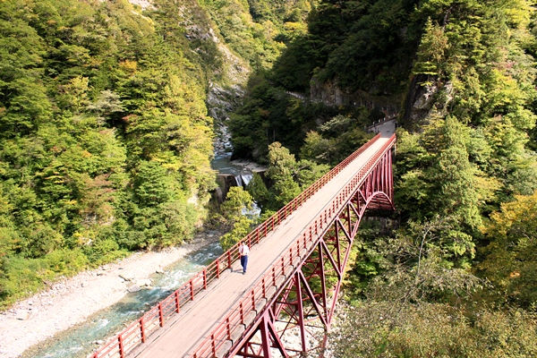 黒部峡谷トロッコ電車　No.1_c0006211_14322598.jpg