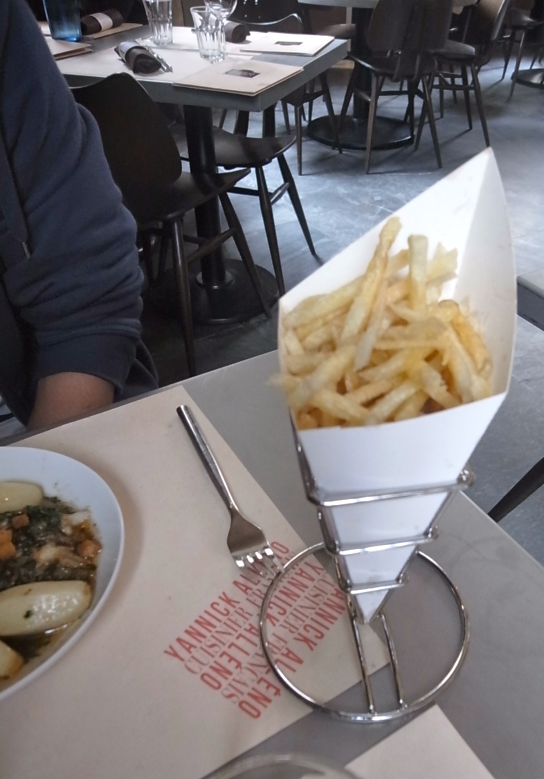 Frites Françaises !! - パリ、フレンチフライは国民食。_a0231632_3464919.jpg