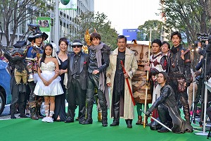 「牙狼 <GARO> ～蒼哭ノ魔竜～」の主要スタッフ＆キャスト陣が、映画祭のグリーンカーペットに登場_e0025035_11142631.jpg