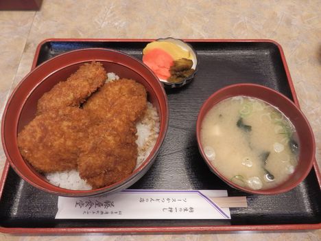 そーだ！ソースカツ丼を食べに行こう！_c0015639_124840.jpg