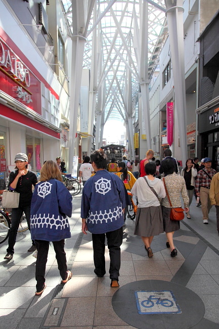 石清尾八幡宮秋季大祭　中篇（商店街お練り編） _e0287174_22535718.jpg