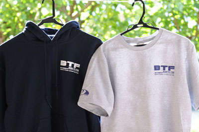 フーディーとTシャツが上がって来ました!_a0183304_13125937.jpg