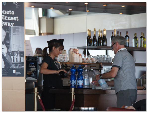 エーゲ海・アドリア海クルーズ(30)　嫌な予感が的中!  セパレートチケットにご注意_d0210324_5501158.jpg