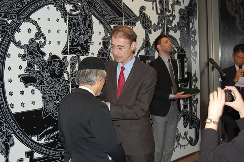 速報:松本零士氏、フランス共和国より藝術文化勲章シュヴァリエに叙された_f0039351_022021.jpg