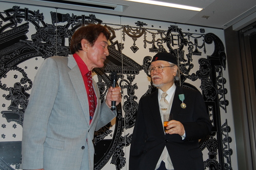 速報:松本零士氏、フランス共和国より藝術文化勲章シュヴァリエに叙された_f0039351_0225034.jpg