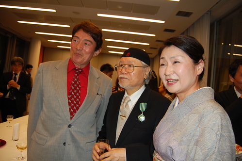 速報:松本零士氏、フランス共和国より藝術文化勲章シュヴァリエに叙された_f0039351_024459.jpg
