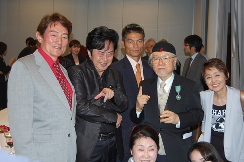 速報:松本零士氏、フランス共和国より藝術文化勲章シュヴァリエに叙された_f0039351_025878.jpg