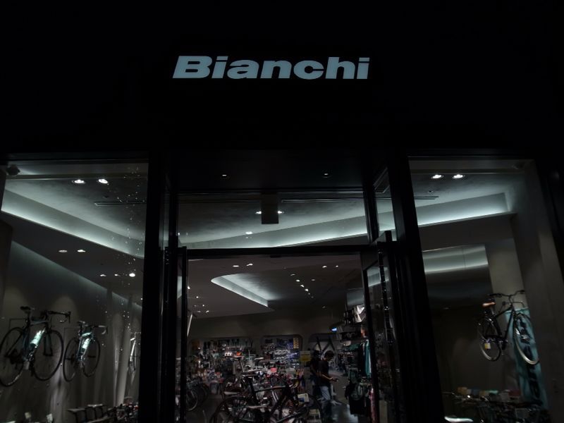 帰りにはBianchiファン！_a0232368_21545173.jpg