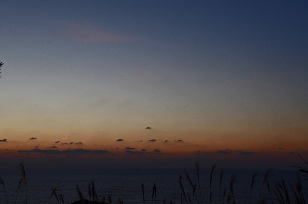 今日の鳥海山と５時の日本海・・・・・_f0121379_19452280.jpg