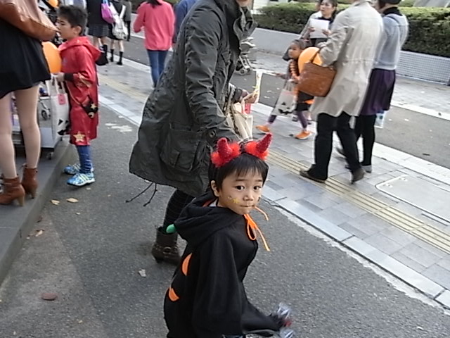 ハロウィンパレード in　仲小路_b0125034_1515414.jpg