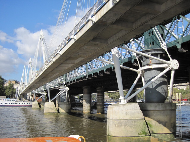 2日目-3　テムズ川を下ってグリニッジまで行く Thames river cruise_f0100593_9493570.jpg