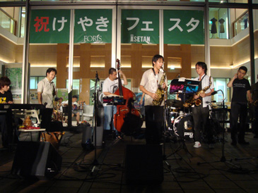 Jazz in Fuchu_b0287739_2272628.jpg