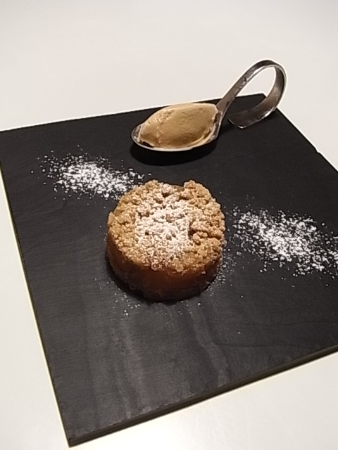 リンゴのクランブル・アールグレイ風味_b0145846_211652.jpg