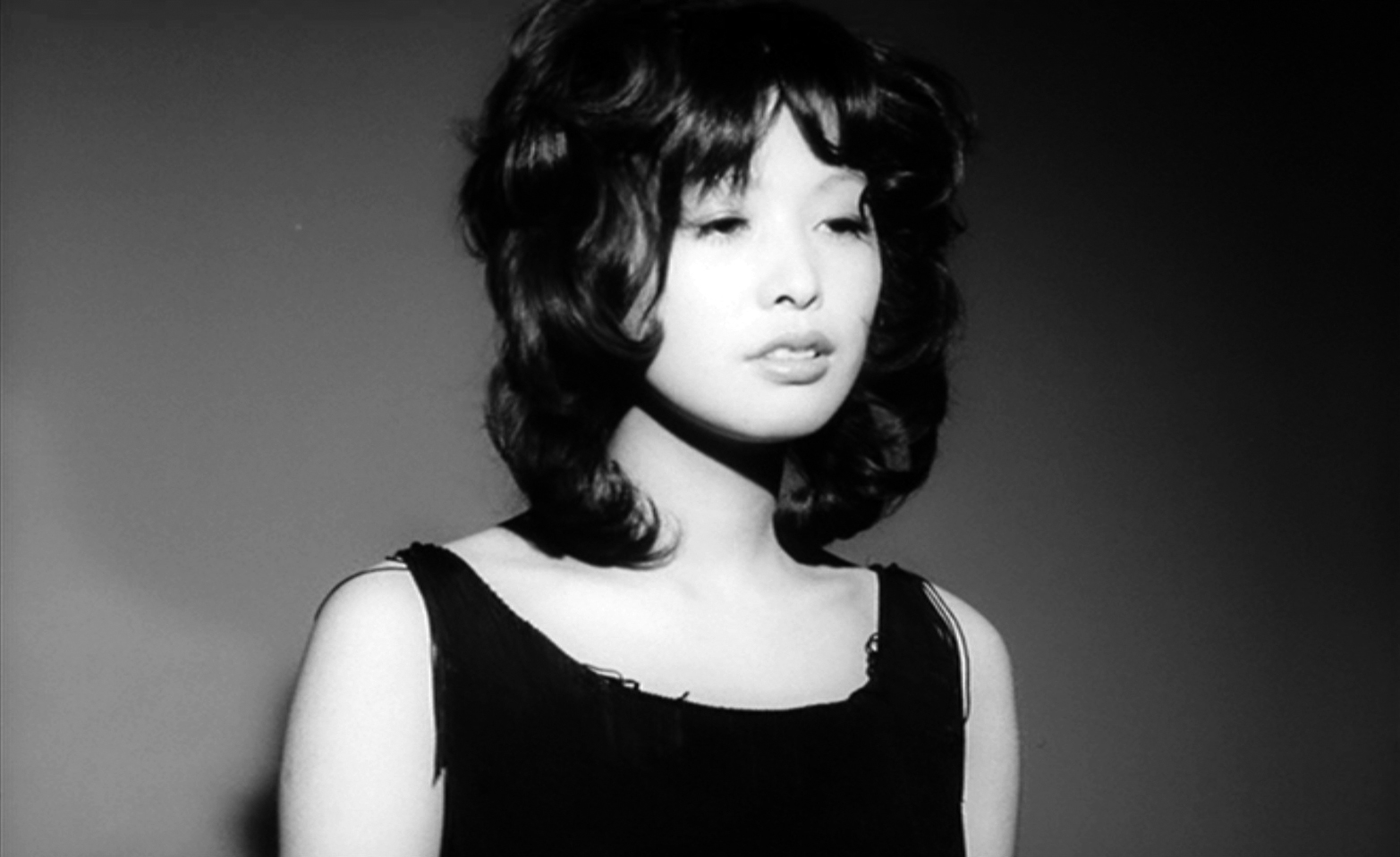 横山めぐみ、ヌード 横山リエ（よこやま・りえ）「天使の恍惚」（1972）前編 : 夜ごとの美女