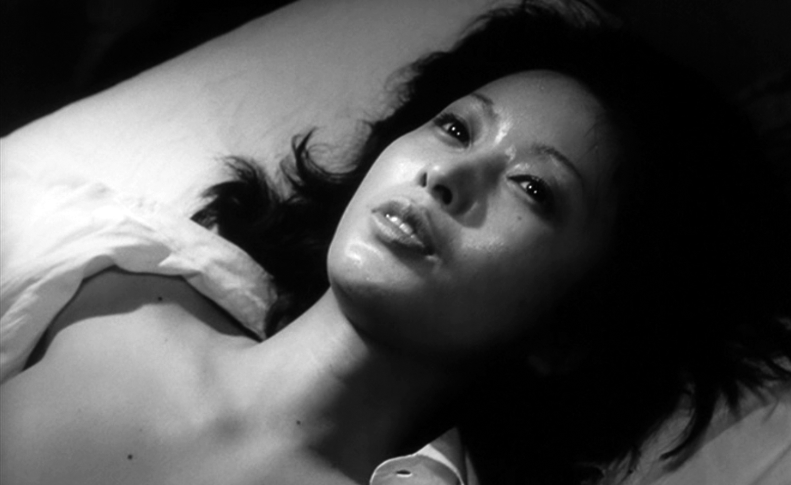 横山めぐみ、ヌード 横山リエ（よこやま・りえ）「天使の恍惚」（1972）前編 : 夜ごとの美女