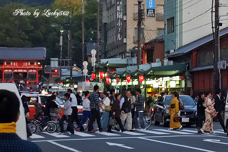 久しぶりの京都スナップ（７）　祇園花見小路あたり_e0002371_15481283.jpg