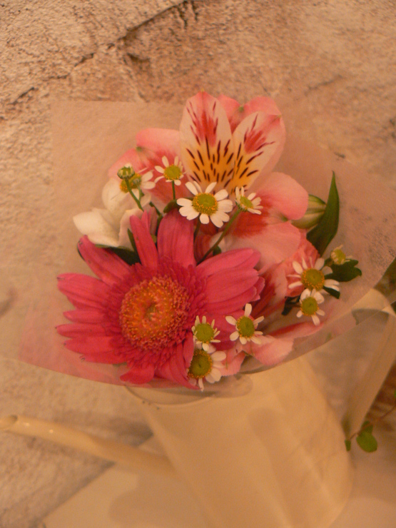 お花の贈り物。。。。_b0210688_1844023.jpg
