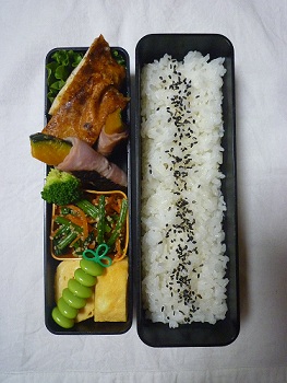 お弁当。_c0150632_2211456.jpg