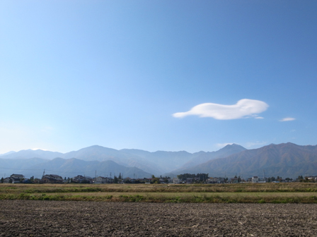 空に浮かんだ雲を見つめて_a0014840_19254221.jpg