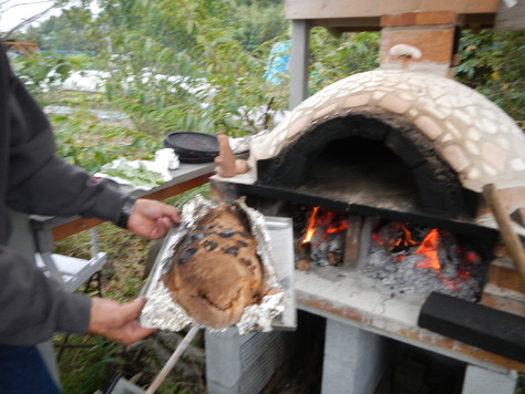 川べのＰＩＺＺＡ　はじめての鯛の塩釜焼_a0189440_3361636.jpg