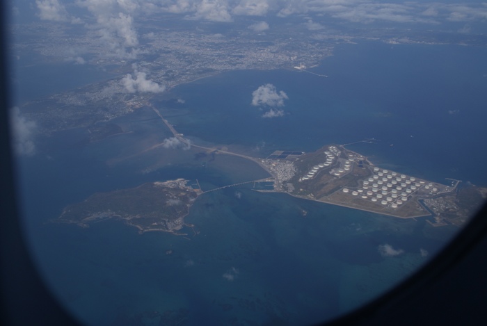 習志野発沖縄着が9:00am前という、旅、って1泊2日だけど、の始まり。_c0022340_2313520.jpg