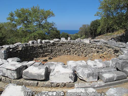 アルシノエ2世の円形建築物からの出土品　サモトラケ_c0010496_22411845.jpg