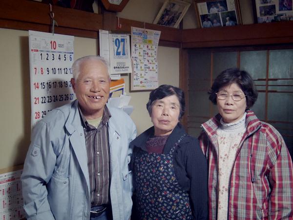 キウイフルーツ (中上敏子さん、渡辺初江さん、明徳さん)_f0017696_11452849.jpg