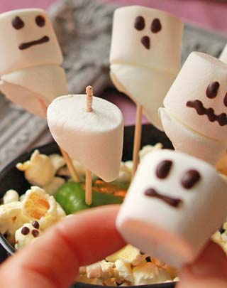 ハロウィン おばけマシュマロとおばけポップコーン おいしっぽ Oishippo の か和いい 食卓