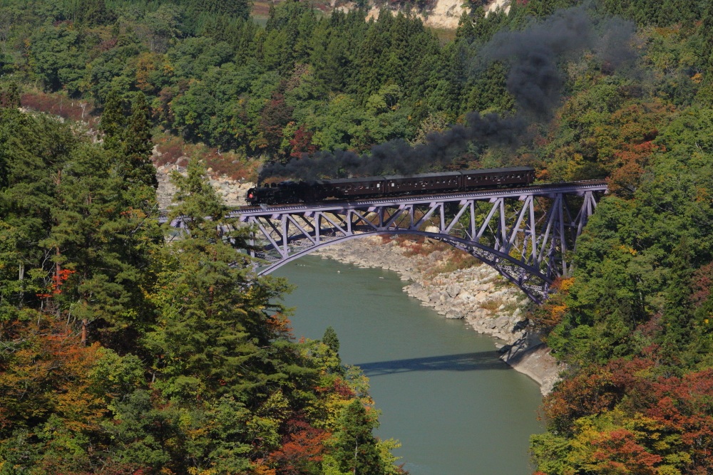 ＳＬ只見線奥会津号～三島町西隆寺～中ノ沢・達沢不動滝＜６＞　２０１２・１０・２７_e0143883_21243591.jpg