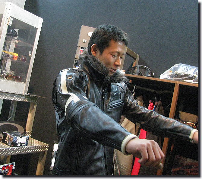 HYOD LEATHER JACKETをまとった男_f0178858_1858979.jpg