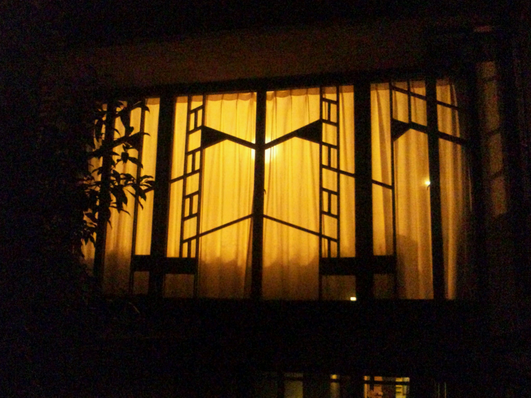 とても気になる美しいあかり窓 まちに出た 建築家たち ーnpo法人家づくりの会