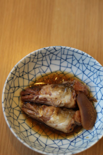 穴子の骨と頭で ただいまお料理中 穴子の骨と頭で ただいまお料理中