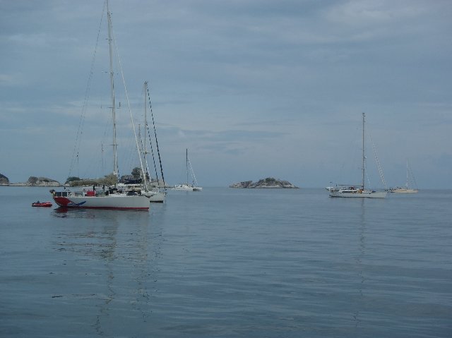 10月1８日 ベリトゥン島、マンガーから Tanjung Kerayang Belitung へ_f0189039_11471460.jpg