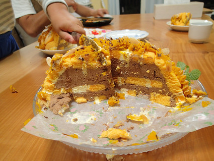 レンジ醤油糀の牛煮弁当と息子誕生日ケーキ_b0171098_8301151.jpg