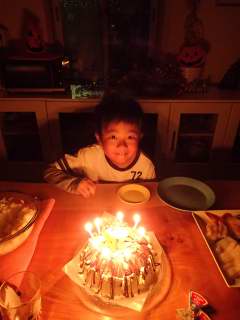 レンジ醤油糀の牛煮弁当と息子誕生日ケーキ_b0171098_8465589.jpg