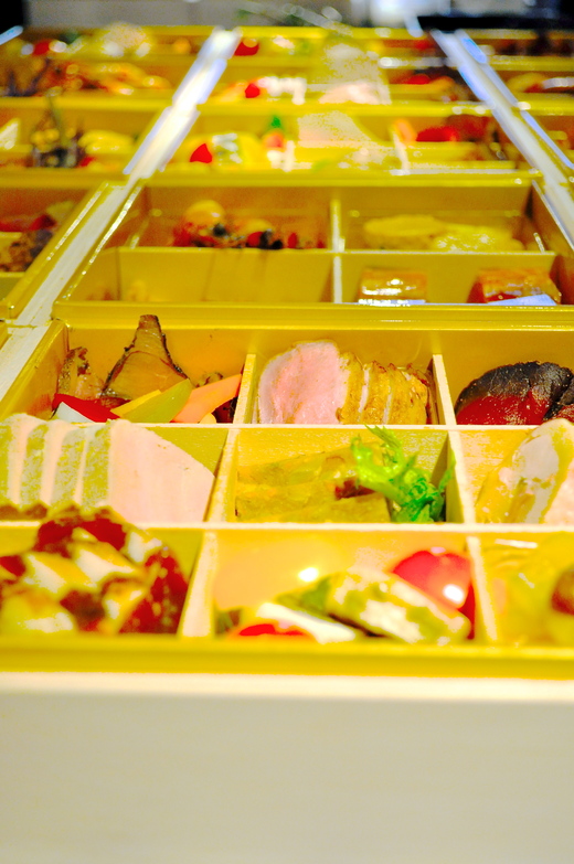 新春おせち2013 ご予約承り中!_c0130206_23152134.jpg