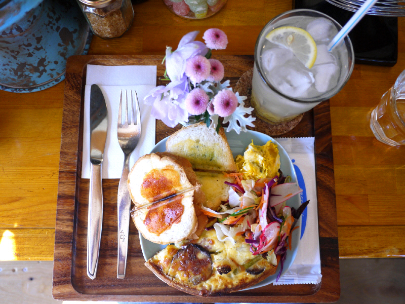 キッシュプレートとマロンケーキ 茅ヶ崎 Cafe Pipipi カフェ ピピピ ぶらり湘南