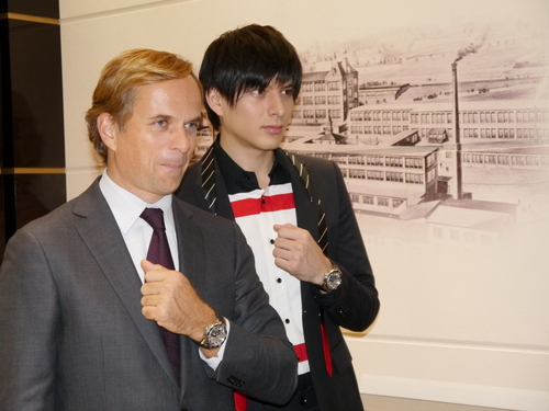 俳優の城田優さんを招きZENITHブティック銀座でオープニングセレモニー_f0039351_13474058.jpg