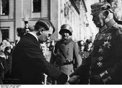 石原さんはヒトラーを生んだヒンデンブルク大統領の役割になる　亀井静香　＋　たんぽぽ日記_c0139575_2315972.jpg