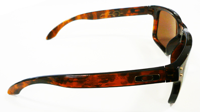 OAKLEYライフスタイルサングラスHOLBROOKクリスタルカラー&ショーン・ホワイトモデル入荷!_c0003493_9244338.jpg