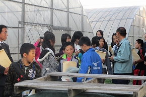 福井県越前町の子どもが荒木製鑞で体験学習を行う。_a0137997_536791.jpg