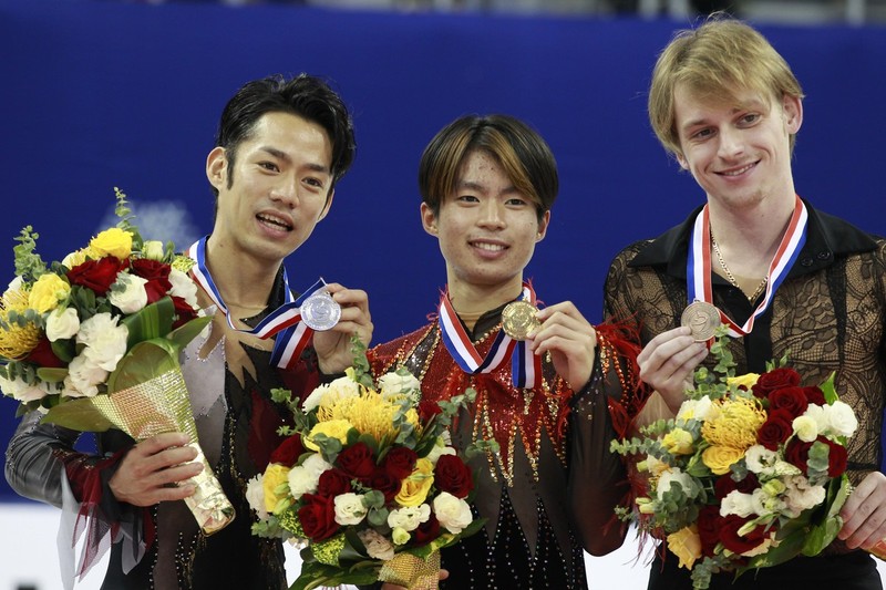 町田樹選手GPS初優勝！ファイナル一番乗りを決める　－2012中国杯・男子シングル_b0038294_1025552.jpg