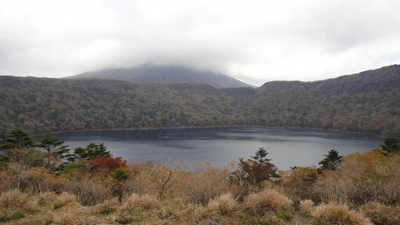 紅葉の霧島連山縦走_f0036700_12564231.jpg