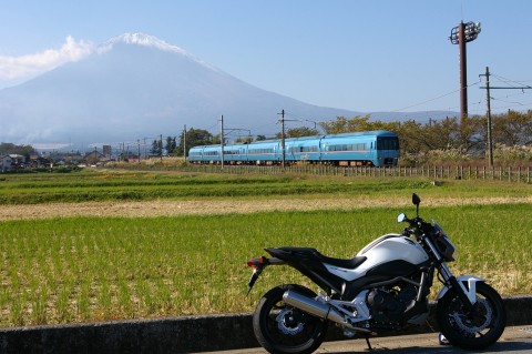 NC700Sでツーリング ～ 山中湖、後編_e0045768_224336.jpg