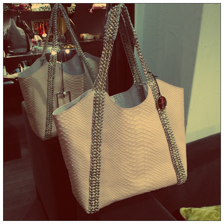de Couture bags 入荷!_b0115615_1404374.jpg