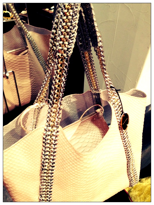 de Couture bags 入荷!_b0115615_1433489.jpg