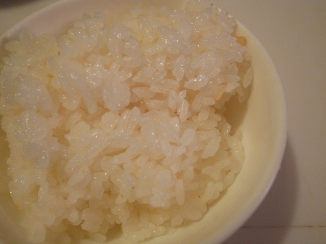 一粒入魂。理屈抜きにうまい。やっぱり米はうまいなあ。どんなものより今年一番うまいものかもしれん。_d0057843_1924528.jpg